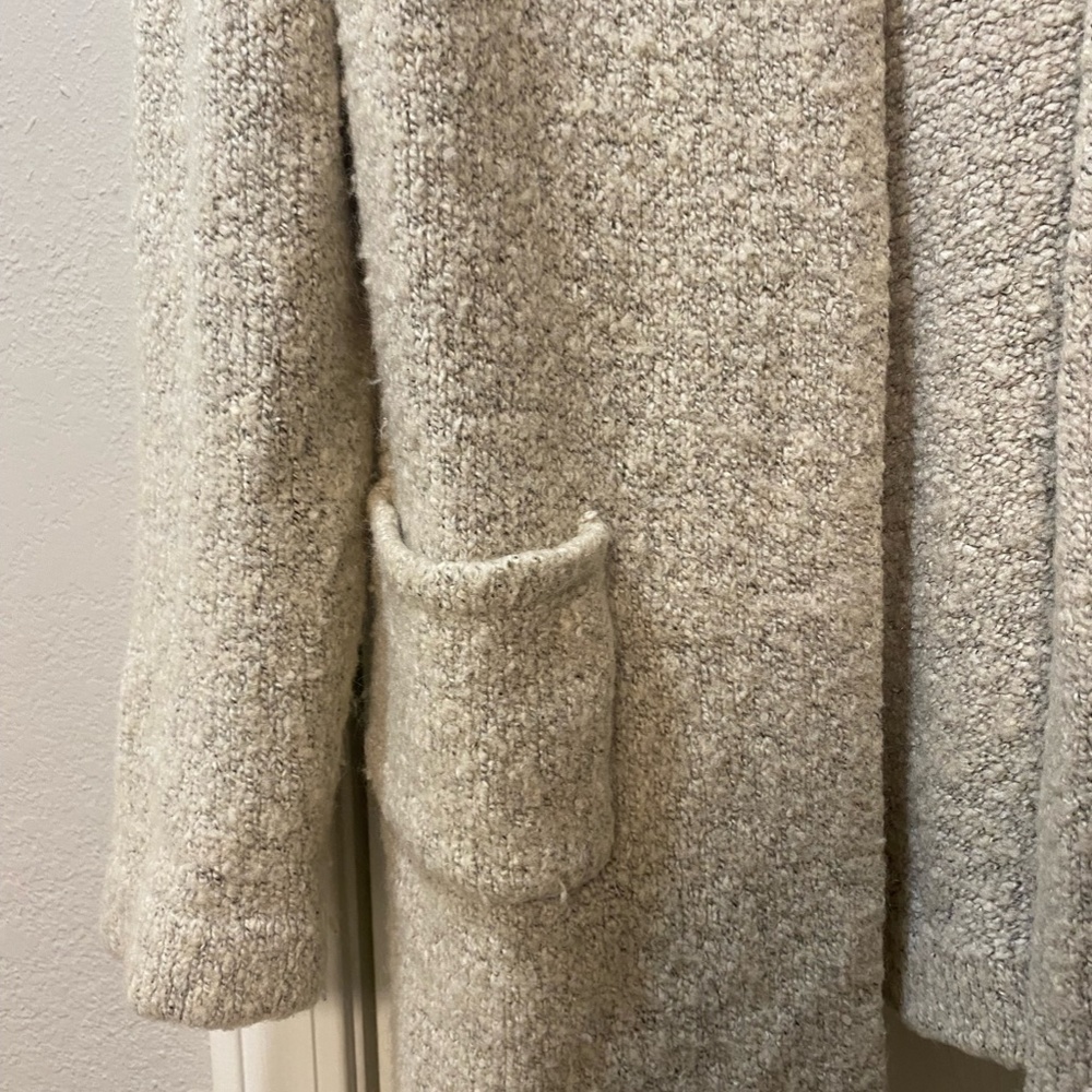 Hooded Jacket / Sweater - thick and heavy material - Picture 3 of 5